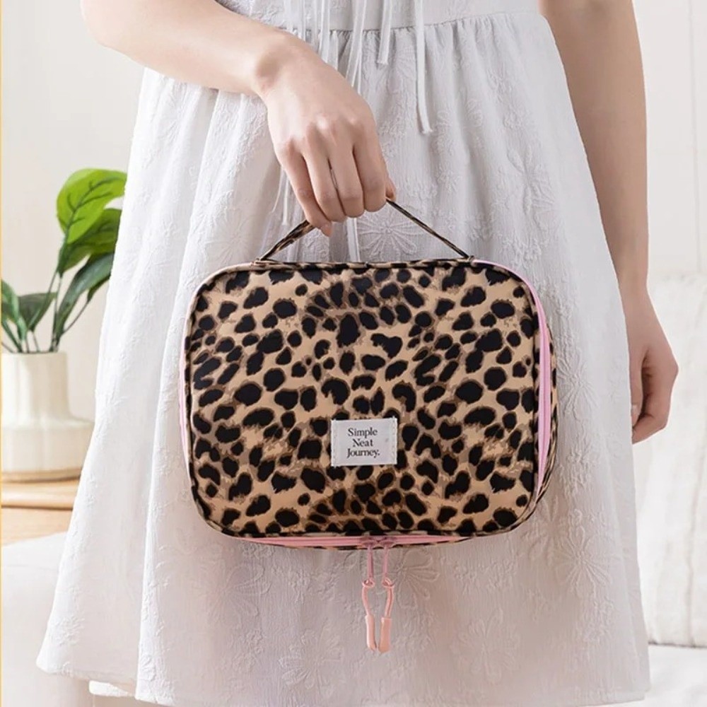 Waterproof Leopard Makeup Bag  - огляд і ціна Cosmetic Bags