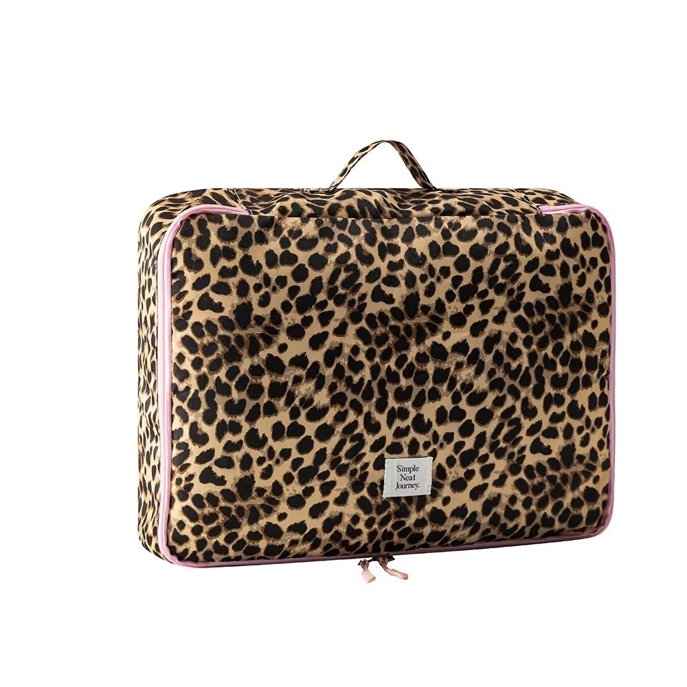 Waterproof Leopard Makeup Bag  - огляд і ціна Cosmetic Bags